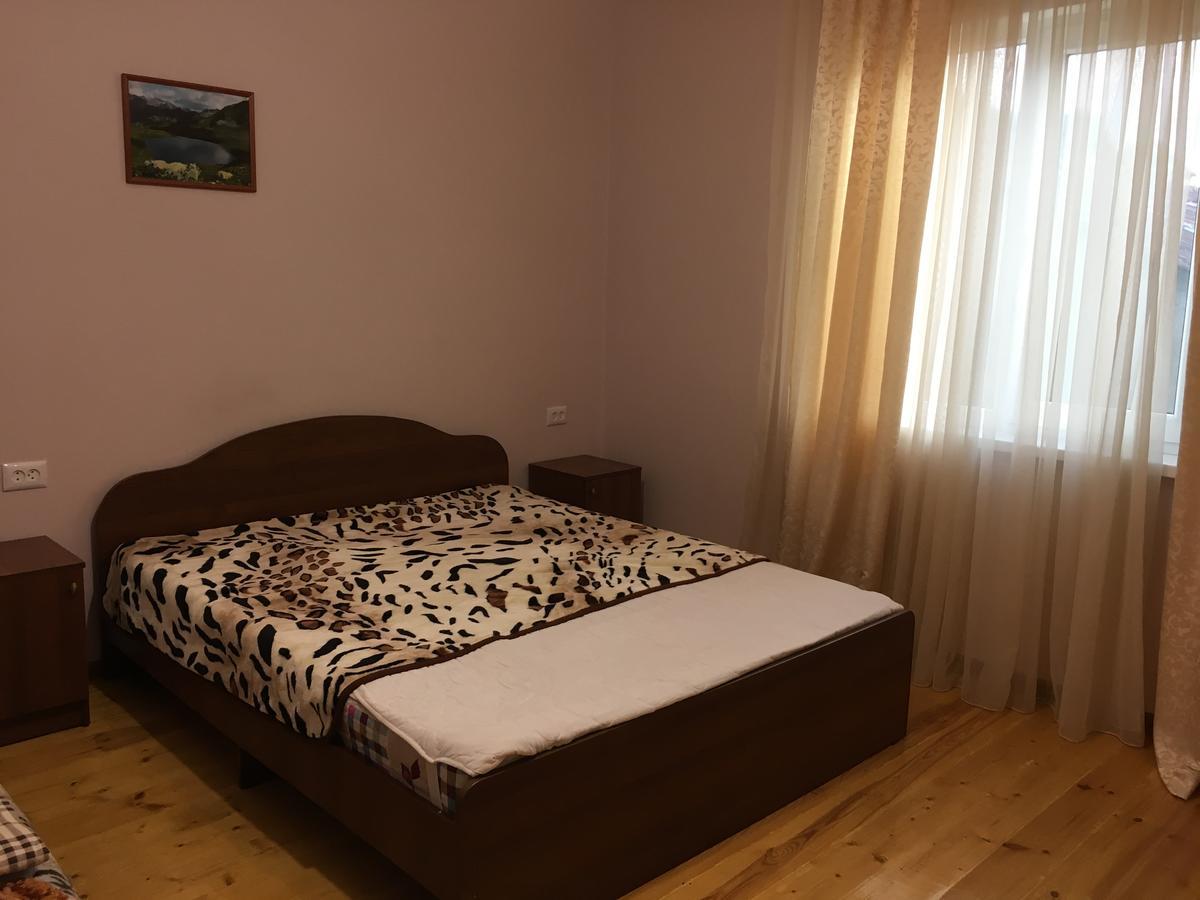 Guest House On Shakirbay 11 Сухумі Екстер'єр фото