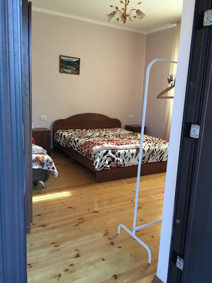 Guest House On Shakirbay 11 Сухумі Екстер'єр фото
