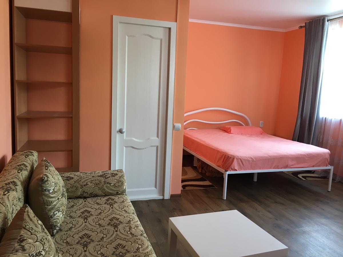 Guest House On Shakirbay 11 Сухумі Екстер'єр фото